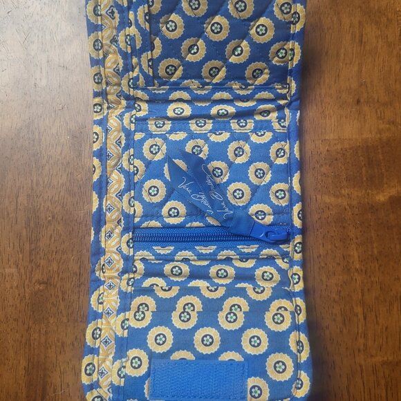 Vera Bradley ~ Rivera Blue Tri - Fold Wallet ~ Excellent / New Condition - Picture 4 of 7